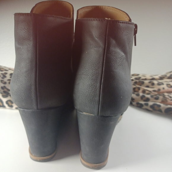 Soul by Naturalizer Black Wedge Bootie Size 9 - Picture 4 of 8